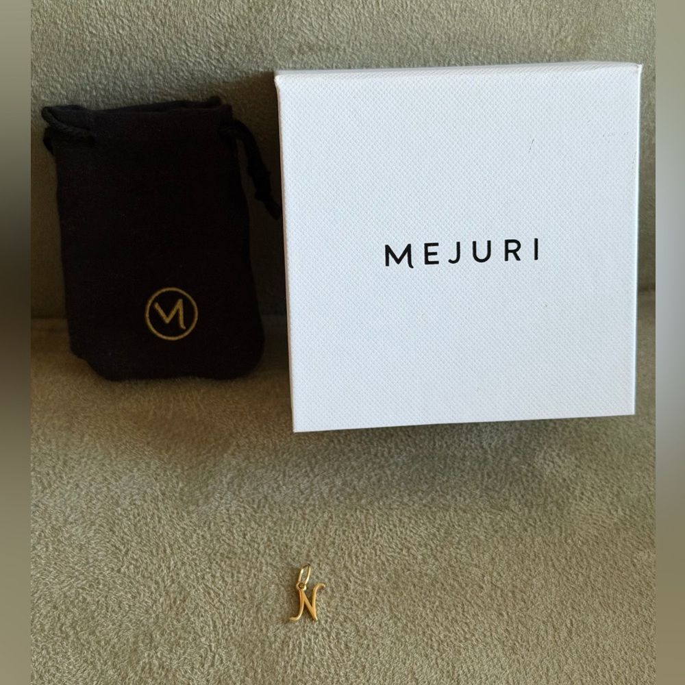Mejuri 14k Gold Initial Cursive 'N' Pendant
